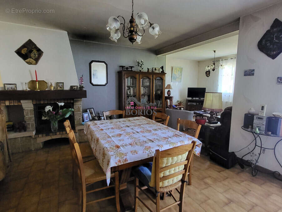 Maison à CHATENOY-LE-ROYAL