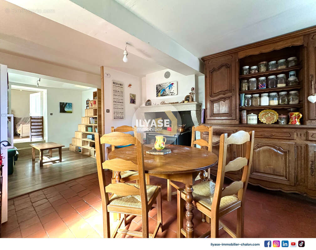 Maison à BUXY