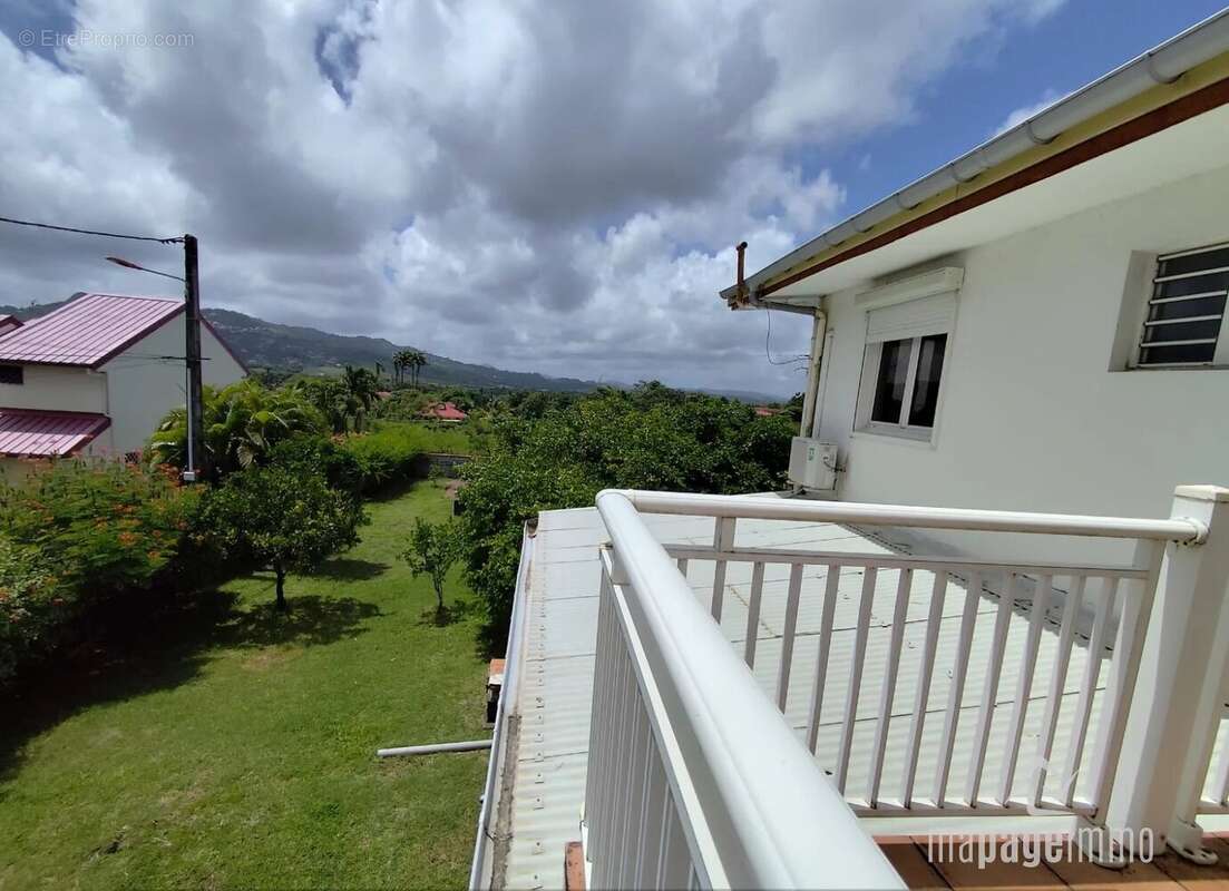 Vds Villa spacieuse sur 2500 m² de terrain plat,  Le Lamentin - photo 3