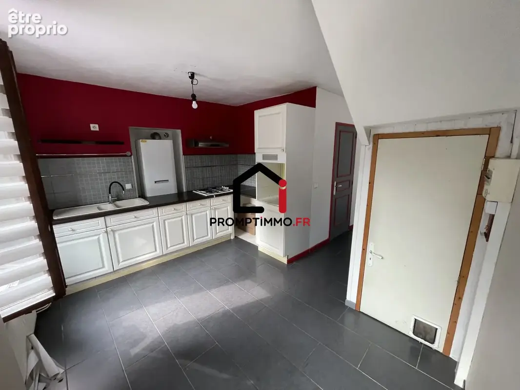 Maison 65 m² à Saint-Leonard-De-Noblat  - photo 9