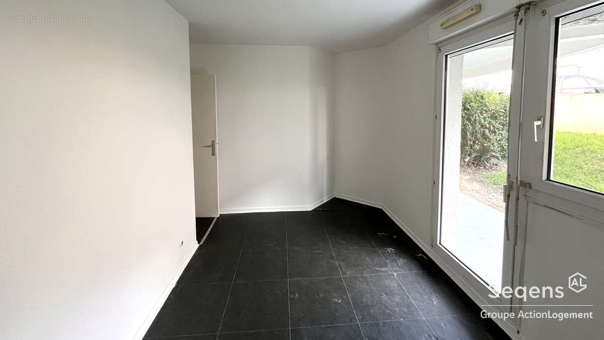 Appartement Dugny 3 pièce(s) 68 m2 - photo 8