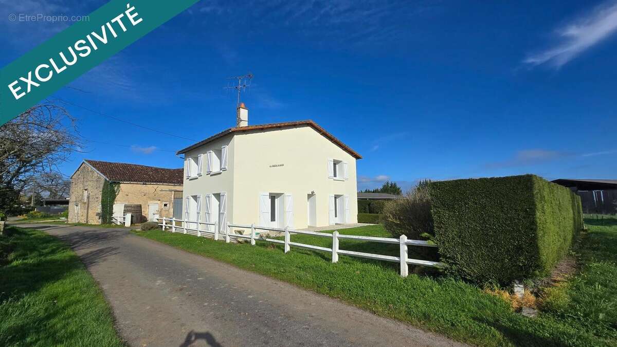 Maison 110 m² à Leignes-Sur-Fontaine  - photo 2