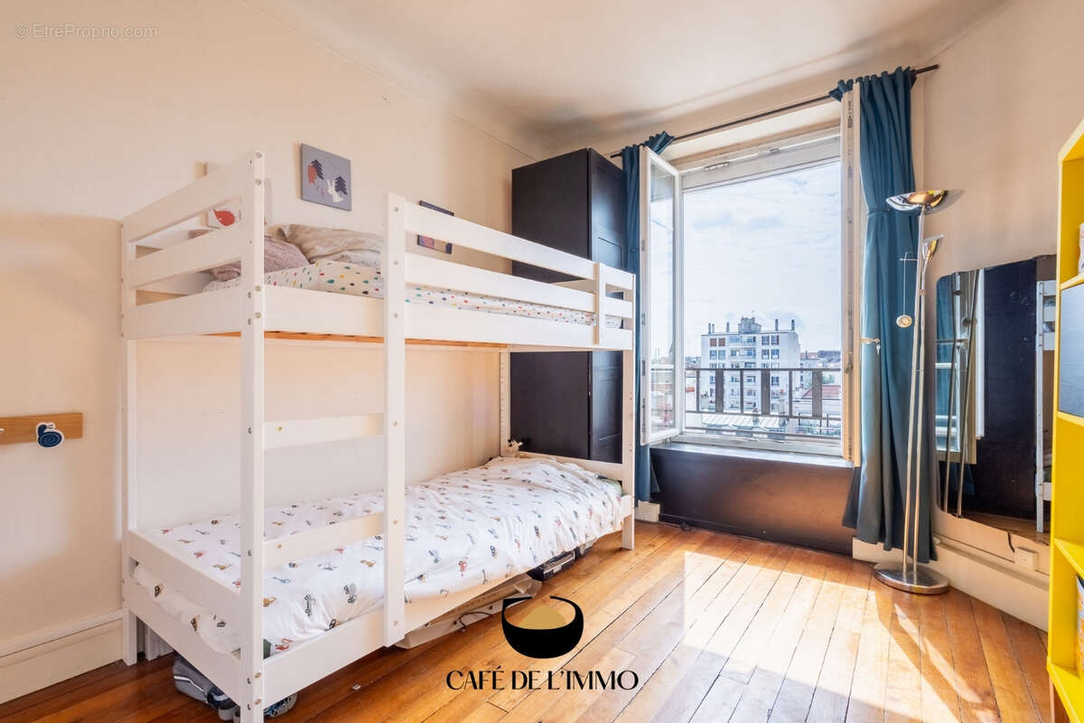 Appartement à CHARENTON-LE-PONT