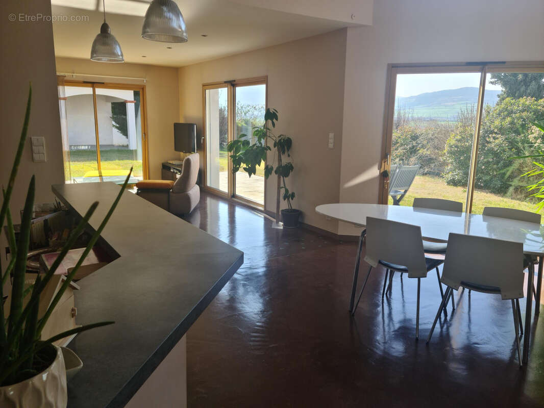 Maison à VEYRE-MONTON