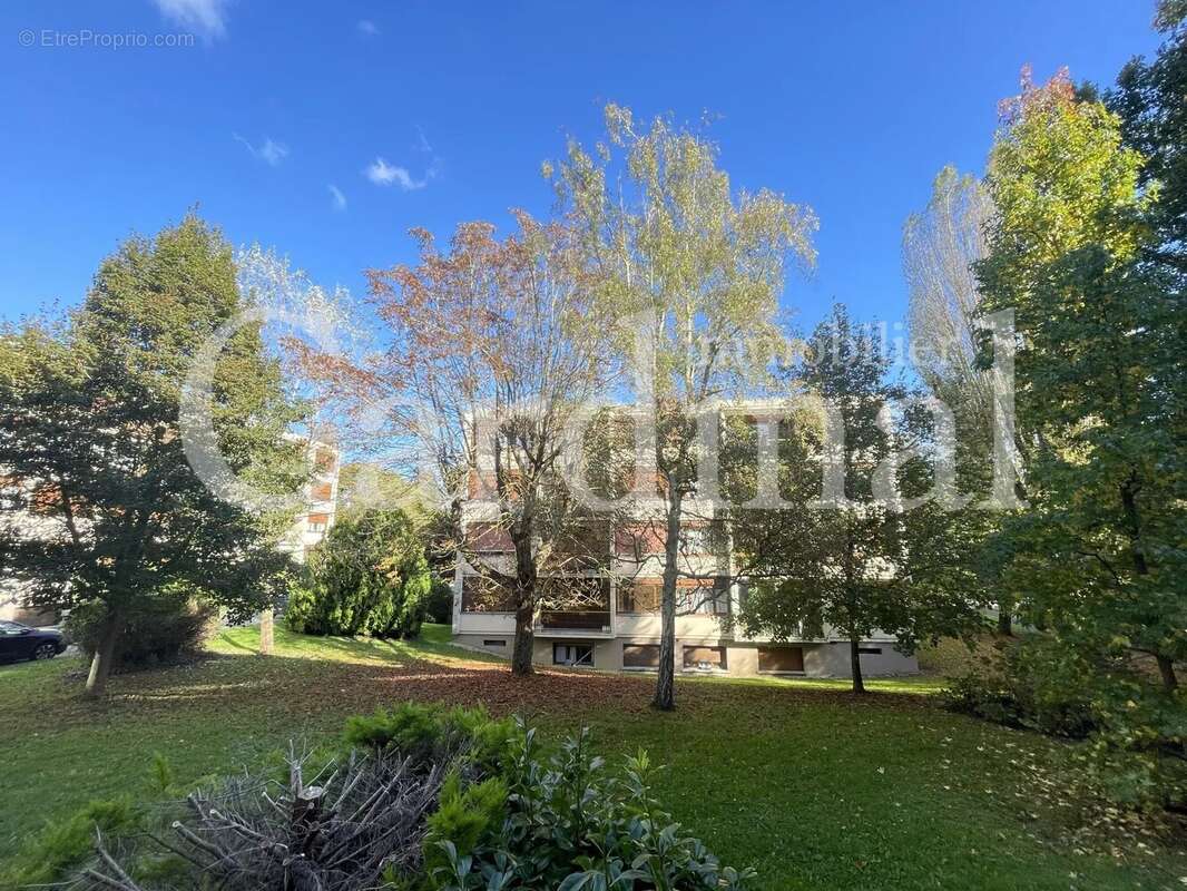 Appartement à NOISY-LE-ROI