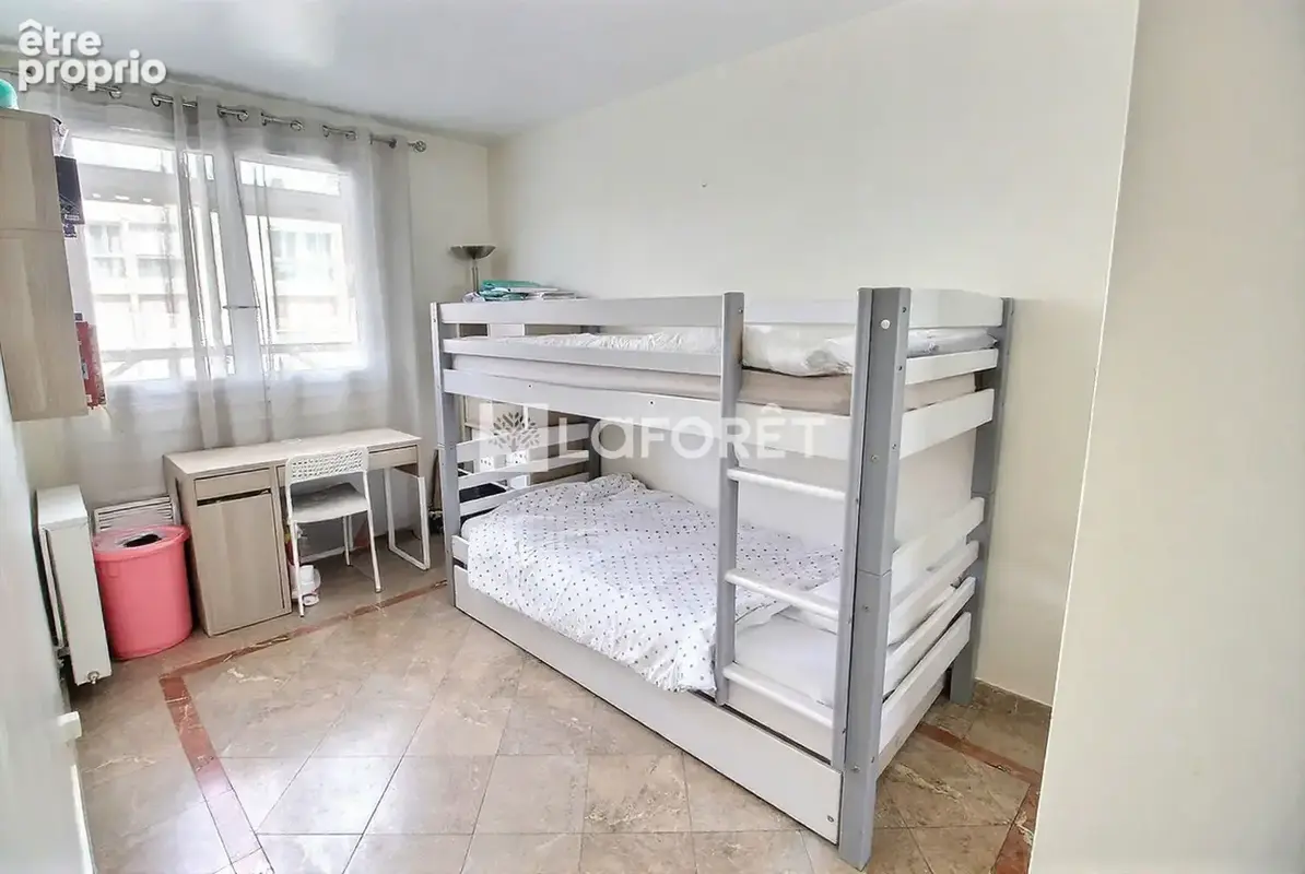 Appartement Villeneuve La Garenne 4 pièce(s) 75 m2 - photo 5