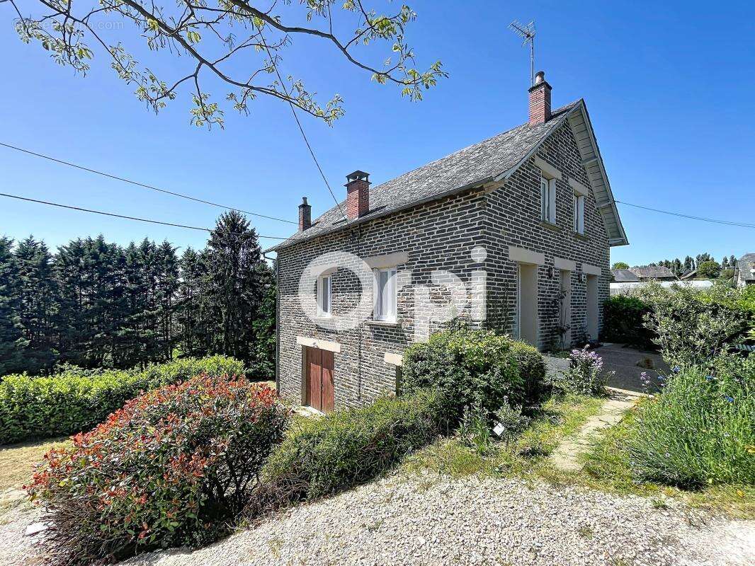 Maison à ALLASSAC