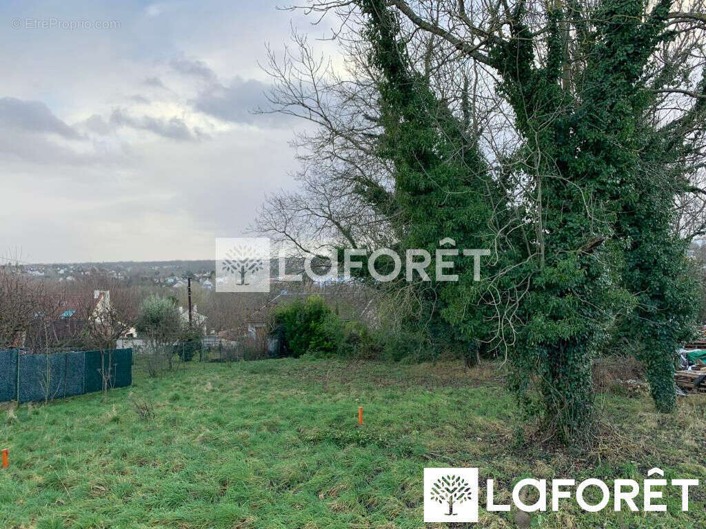 Terrain à ORMESSON-SUR-MARNE