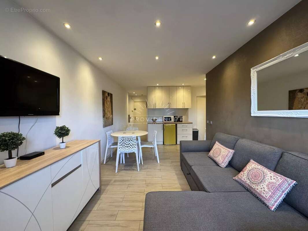 Appartement à MANDELIEU-LA-NAPOULE