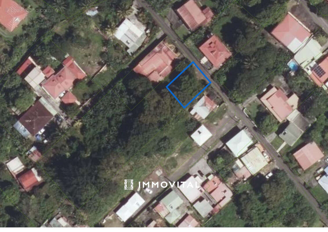 SAINT- CLAUDE - Monteran - Terrain de 300 m2 - photo 5