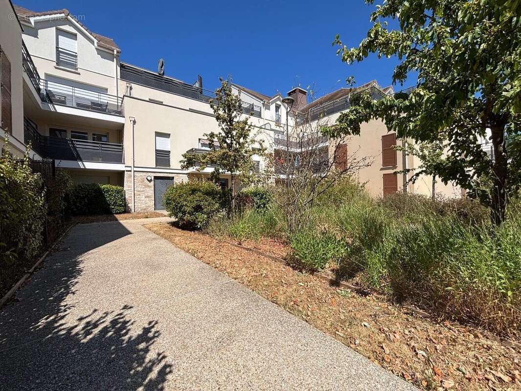 Appartement 43 m² à Saint-Pierre-Du-Perray  - photo 8
