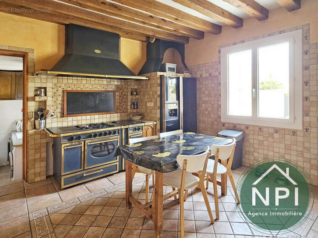 Maison à VAUX-LE-PENIL