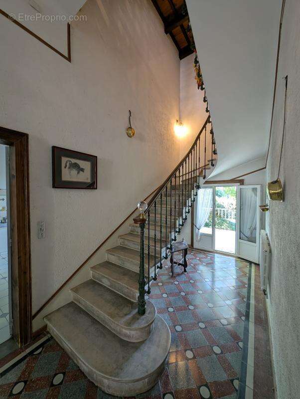 Maison à MONTBAZIN