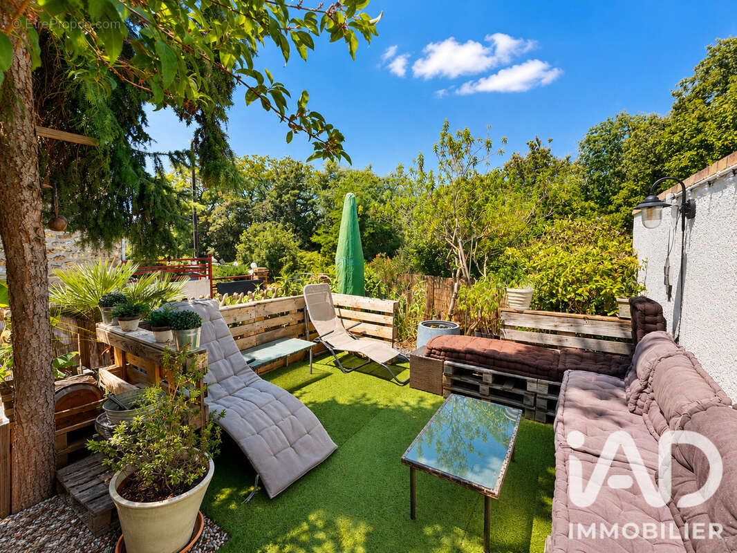 Maison 115 m² à Sainte-Genevieve-Des-Bois  - photo 2