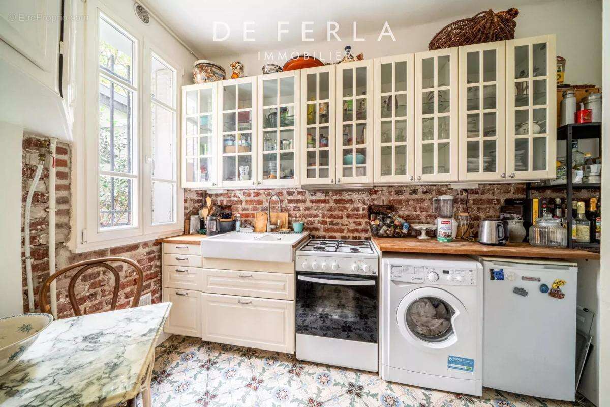 Appartement à PARIS-14E