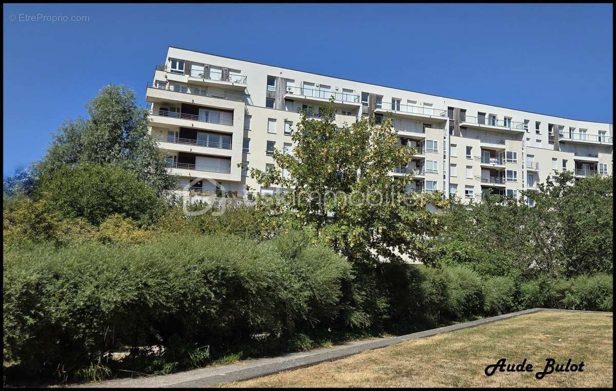 Lille – Quartier Euralille / Parc Matisse – Appartement T3 de 61 m² avec balcon, parking et vue dégagée - photo 8