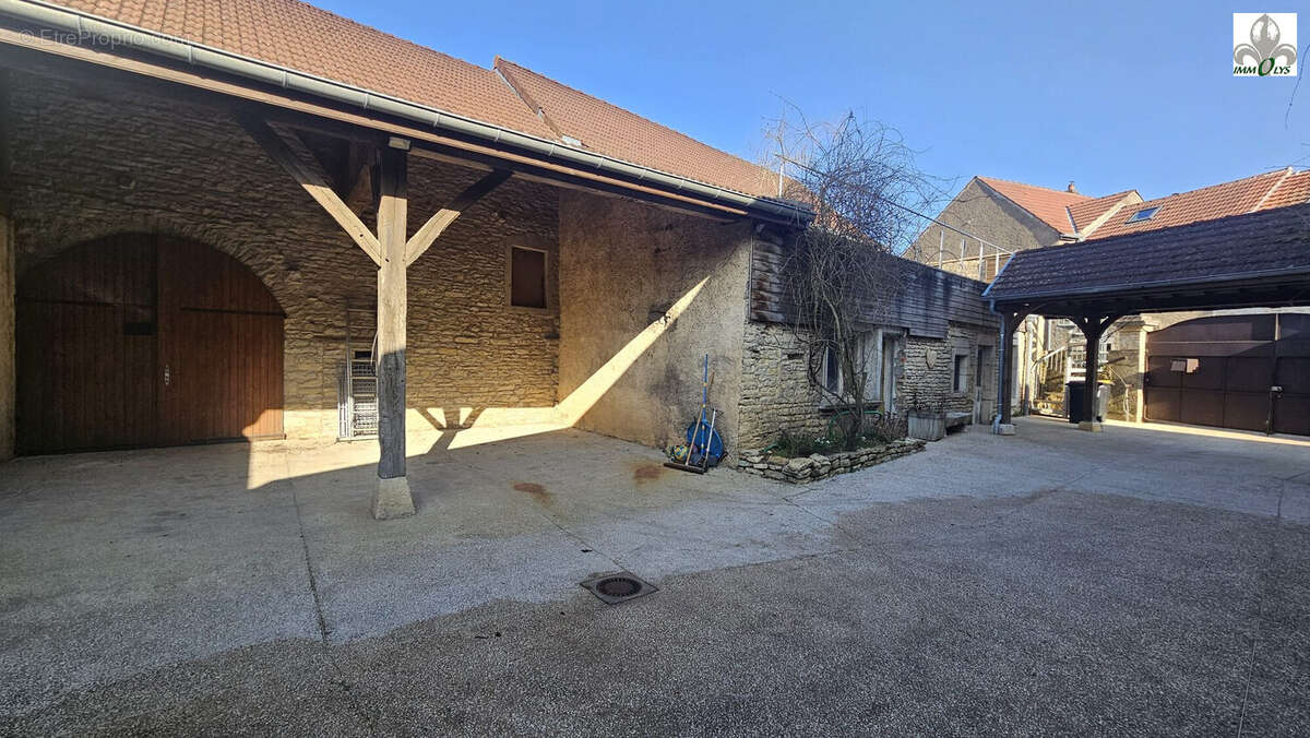 Maison à NUITS-SAINT-GEORGES