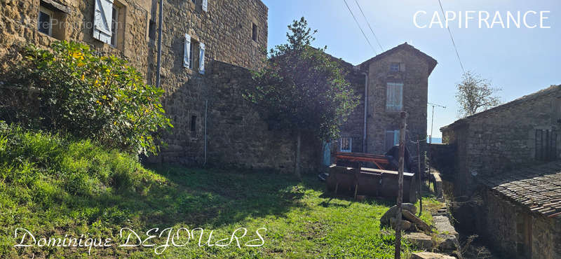 Maison à SAINT-MAURICE-EN-CHALENCON