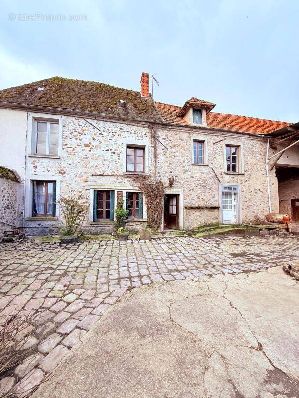 Maison à LIZY-SUR-OURCQ