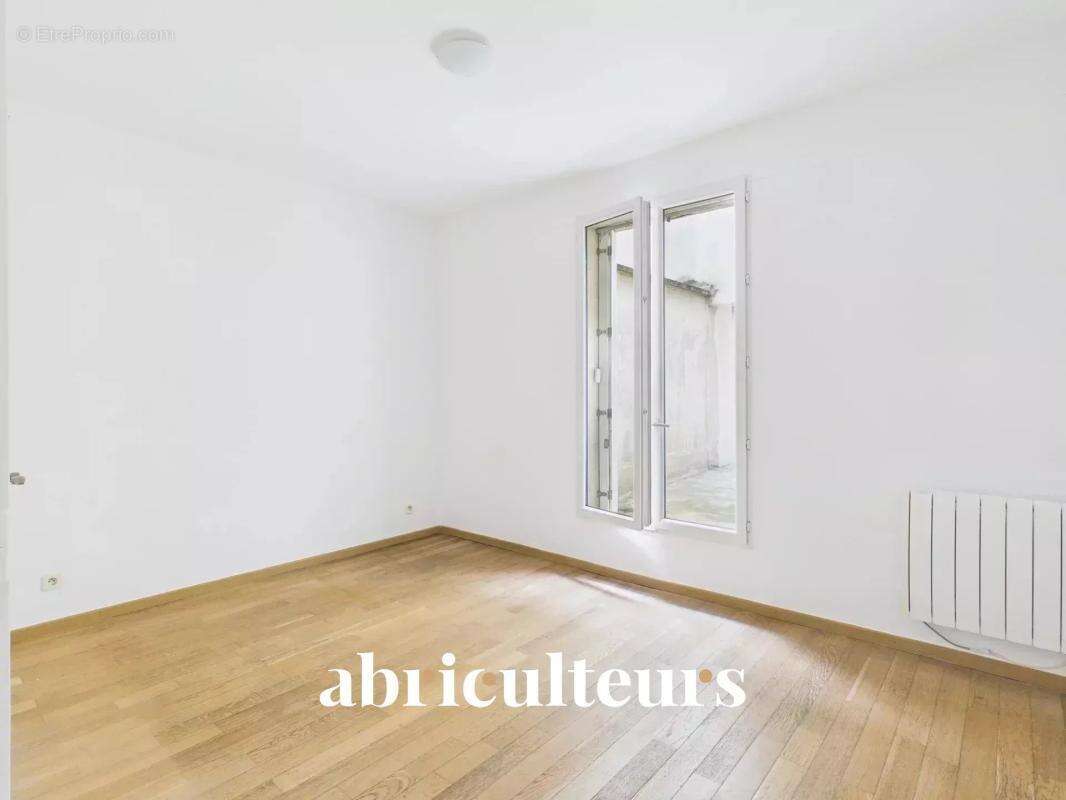 Commerce à PARIS-7E