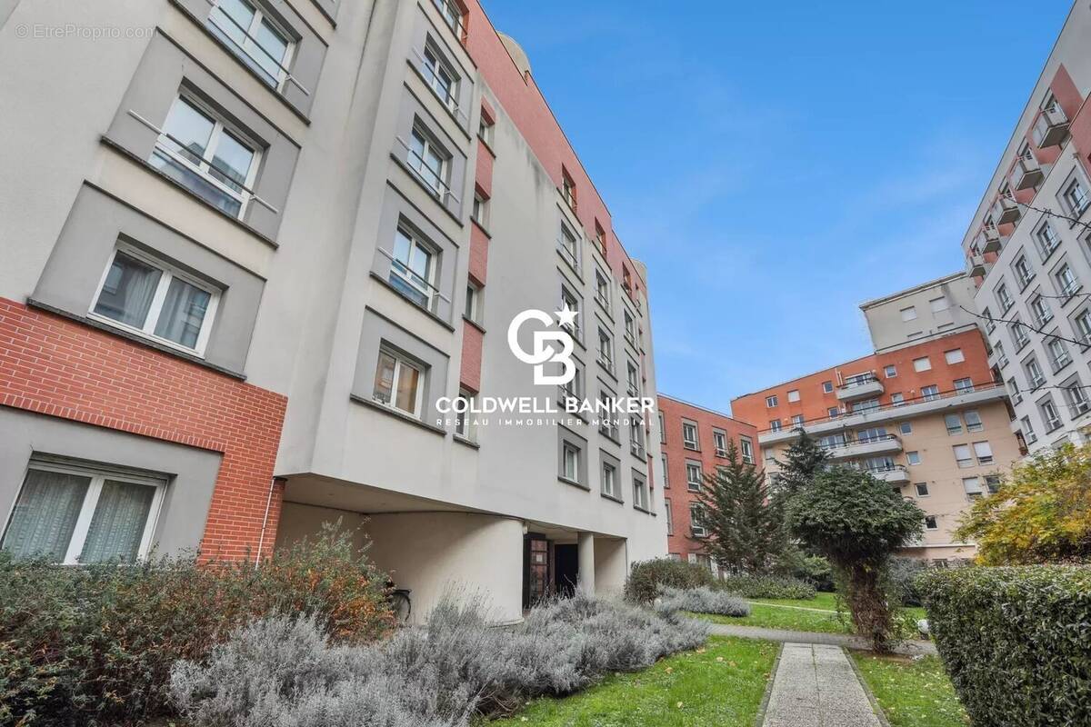 Appartement à PARIS-14E