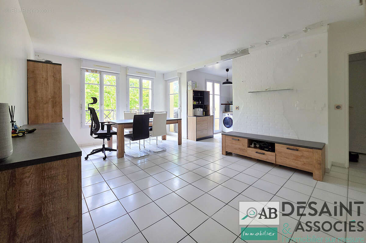 Appartement triplex T4 76m2 Balcon Box - photo 4