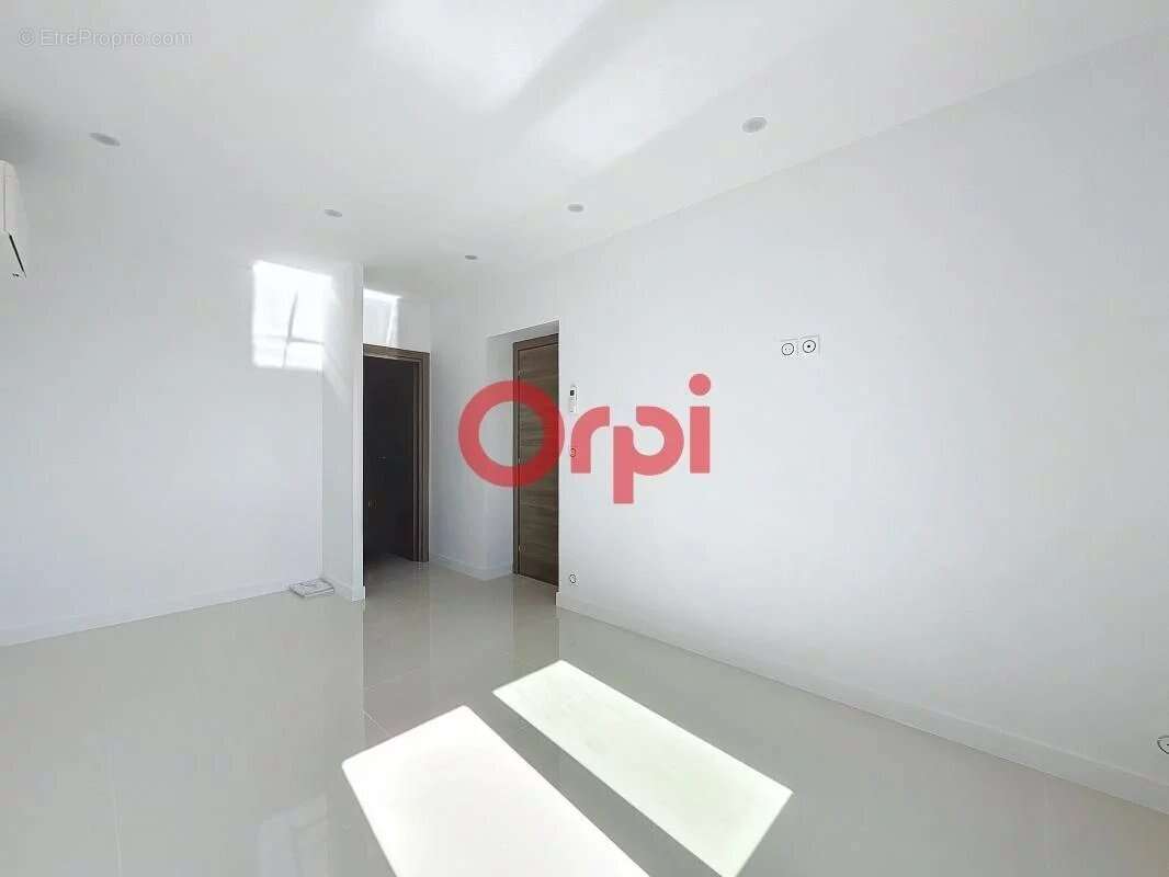 Maison à LES ISSAMBRES