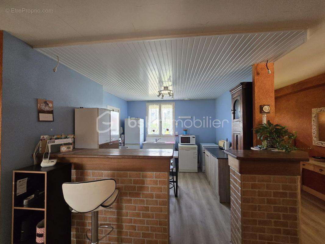 Maison à NOYAL-CHATILLON-SUR-SEICHE