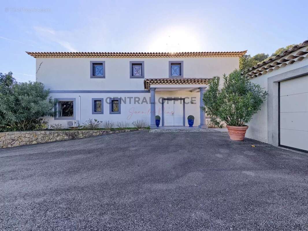 Maison à MOUGINS