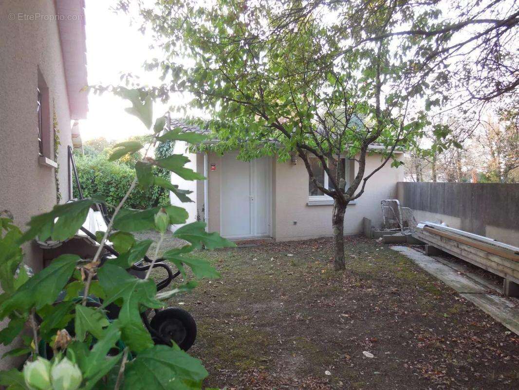 Maison à AMBARES-ET-LAGRAVE