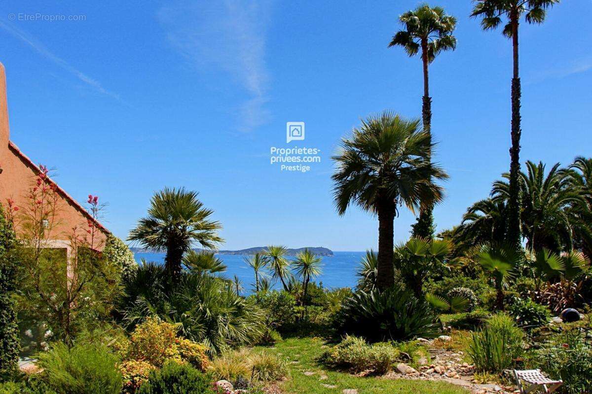 Maison à CARQUEIRANNE