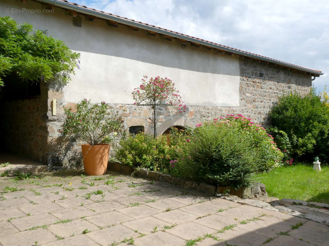 Maison à BRULLIOLES