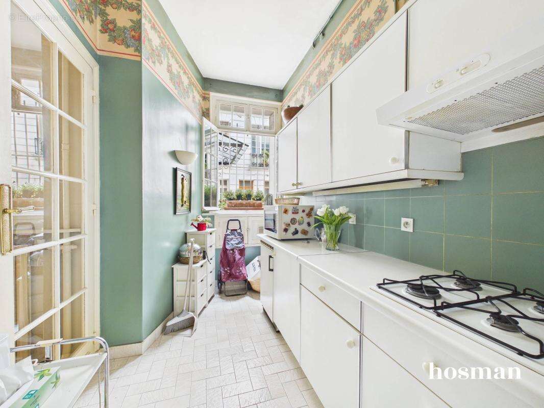 Appartement à PARIS-17E