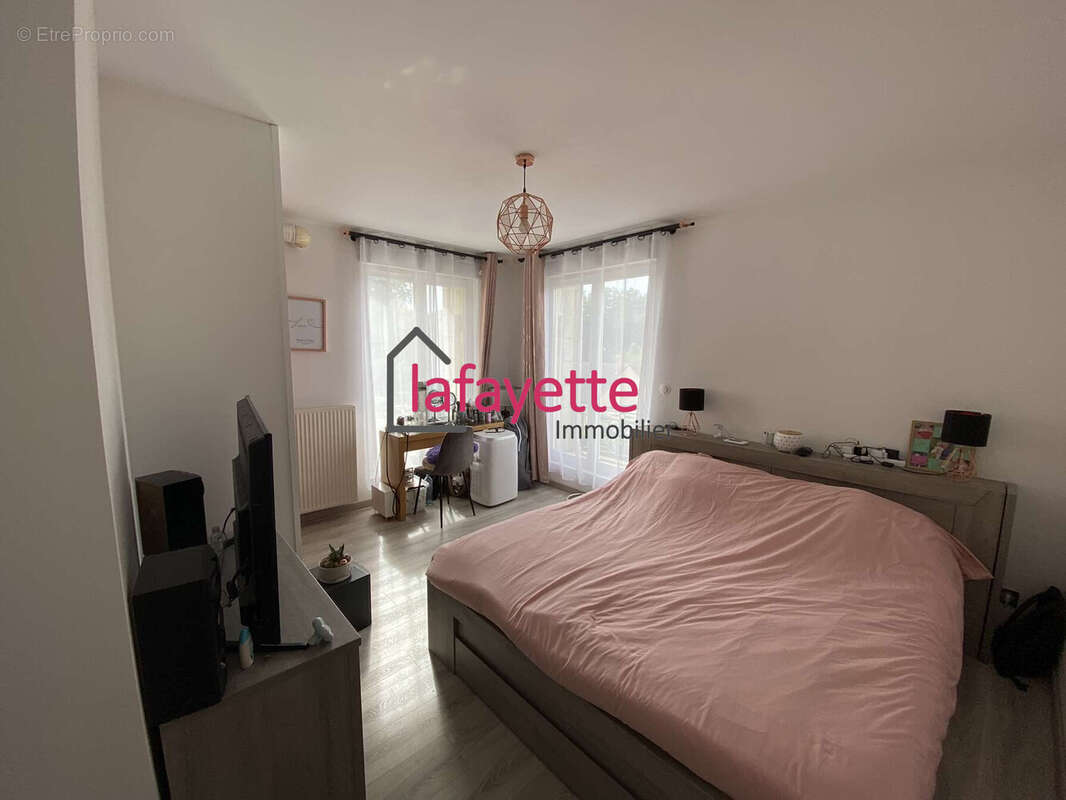 Appartement à GRUCHET-LE-VALASSE