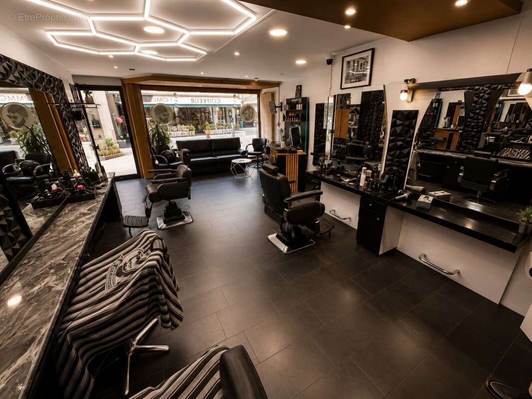 Fonds de commerce  Salon de coiffure clé en main  Hyper centre de Guebwiller - photo 5