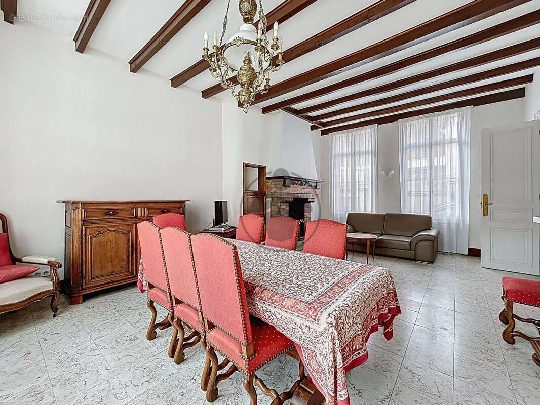 Maison à SAINT-QUENTIN