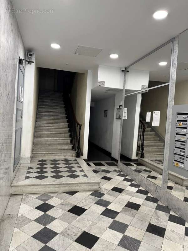 Nice rue foncet - grand studio mansarde - photo 5