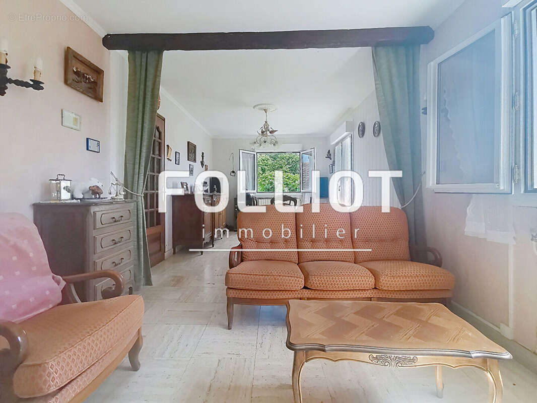 Maison à JULLOUVILLE