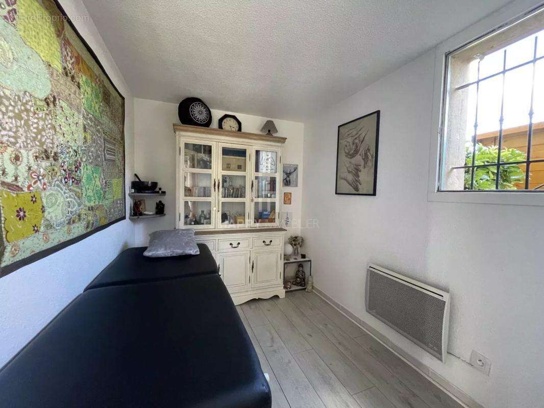 Maison à MOURIES