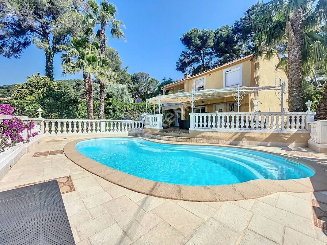 Maison à CARQUEIRANNE