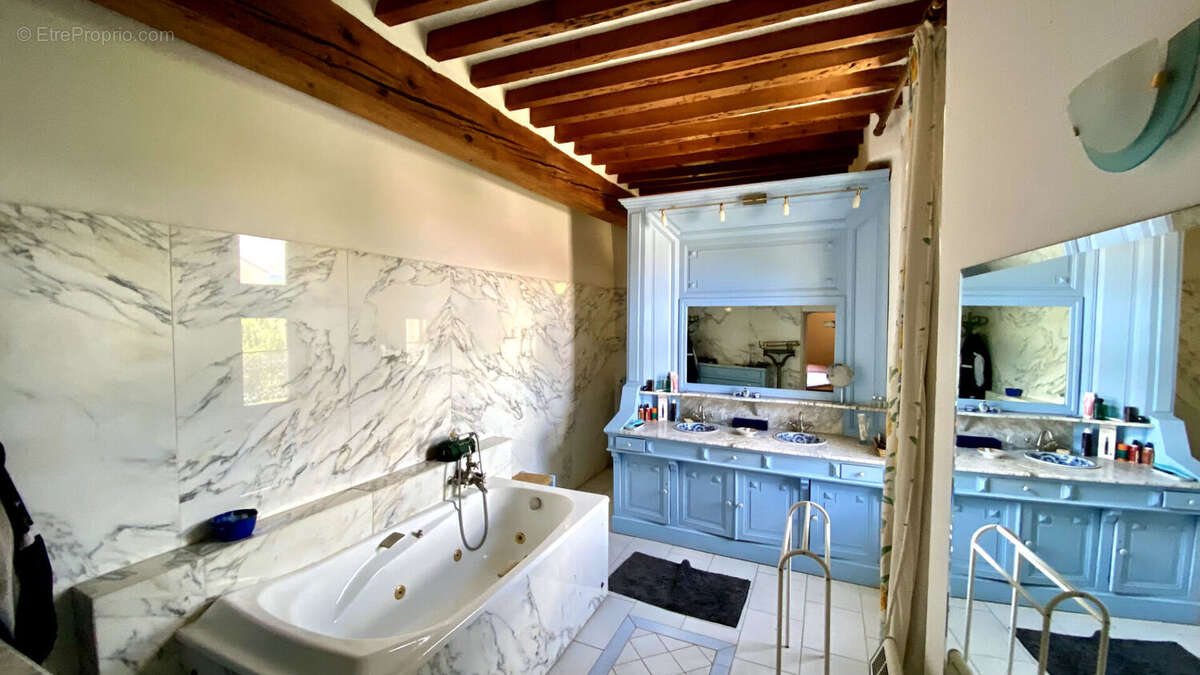 Maison à PERNES-LES-FONTAINES