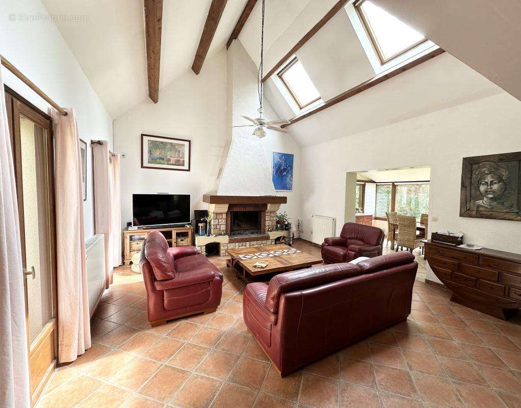 Maison à HOUDAN