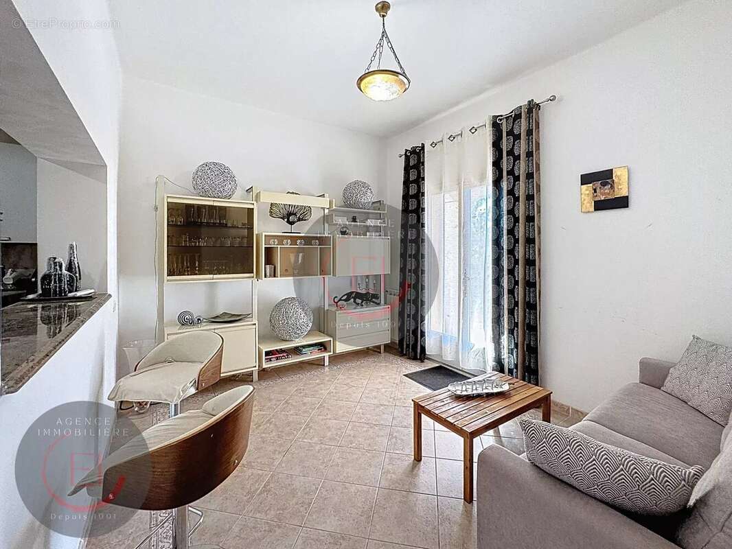 Maison à LES ADRETS-DE-L&#039;ESTEREL