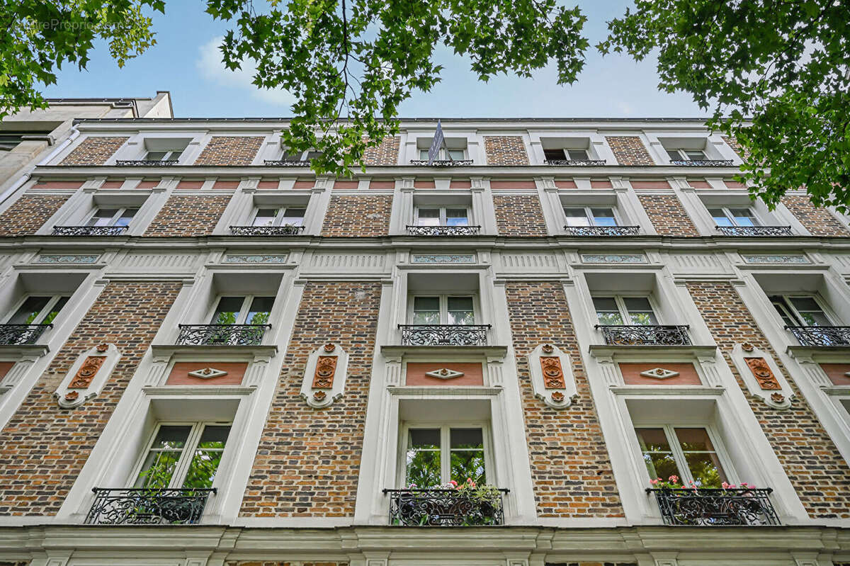 Appartement à PARIS-14E