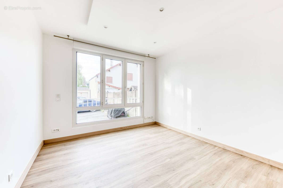 Appartement à PONTAULT-COMBAULT