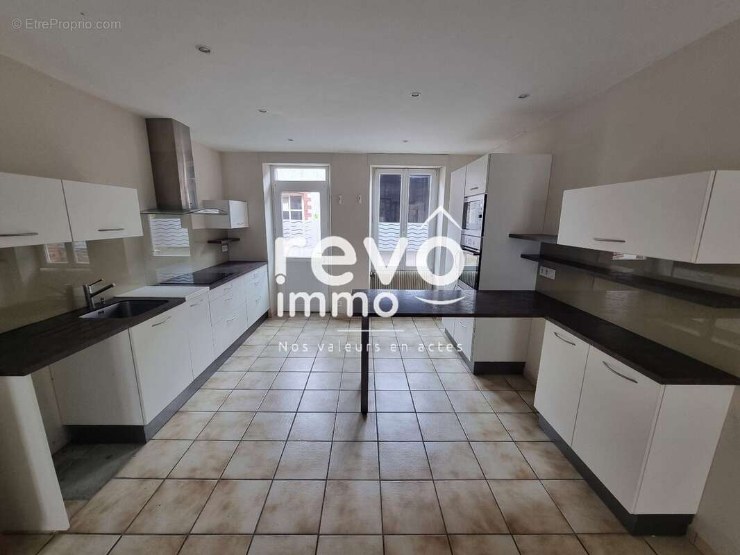 Maison à SAINT-REMY-EN-MAUGES