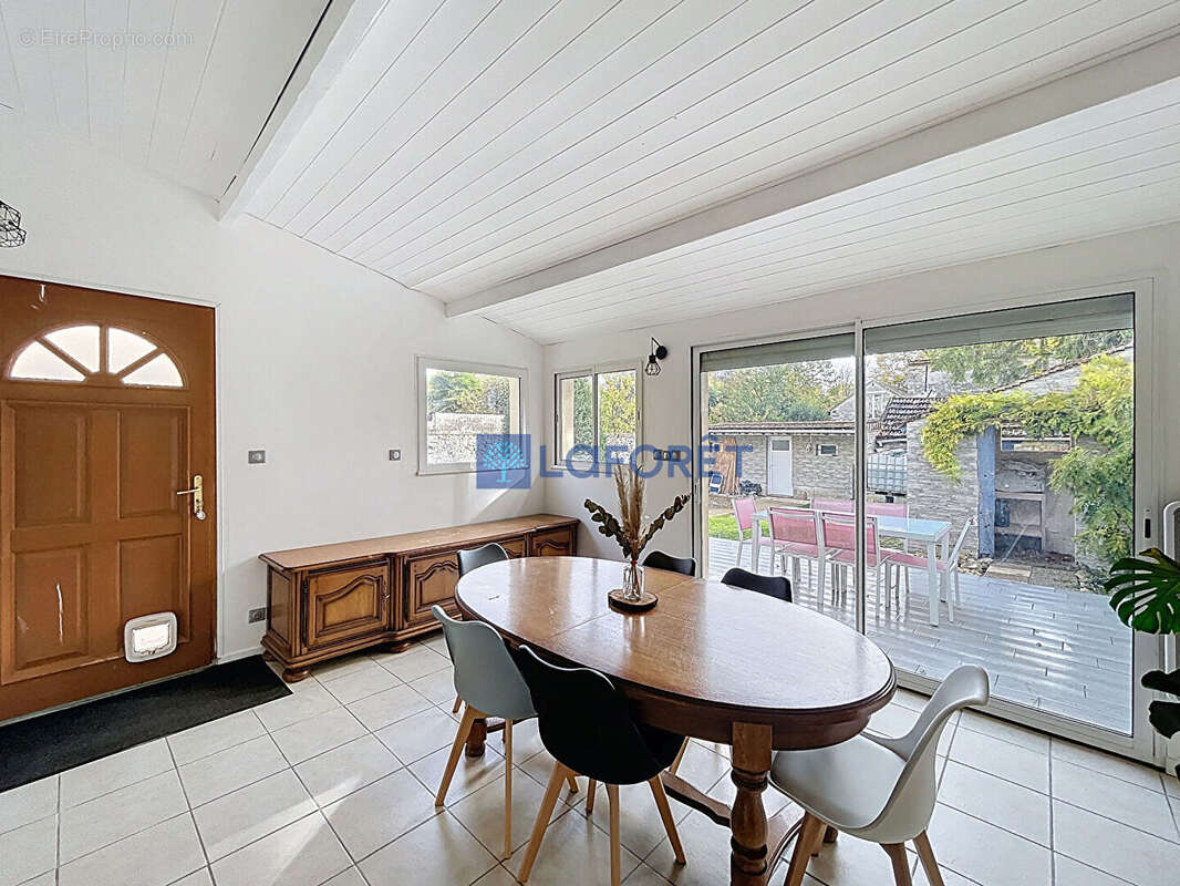 Maison à GIRONVILLE-SUR-ESSONNE