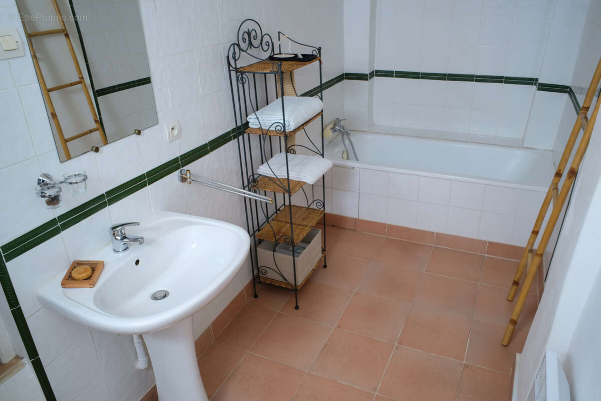 Maison à SAINT-QUENTIN-LA-POTERIE