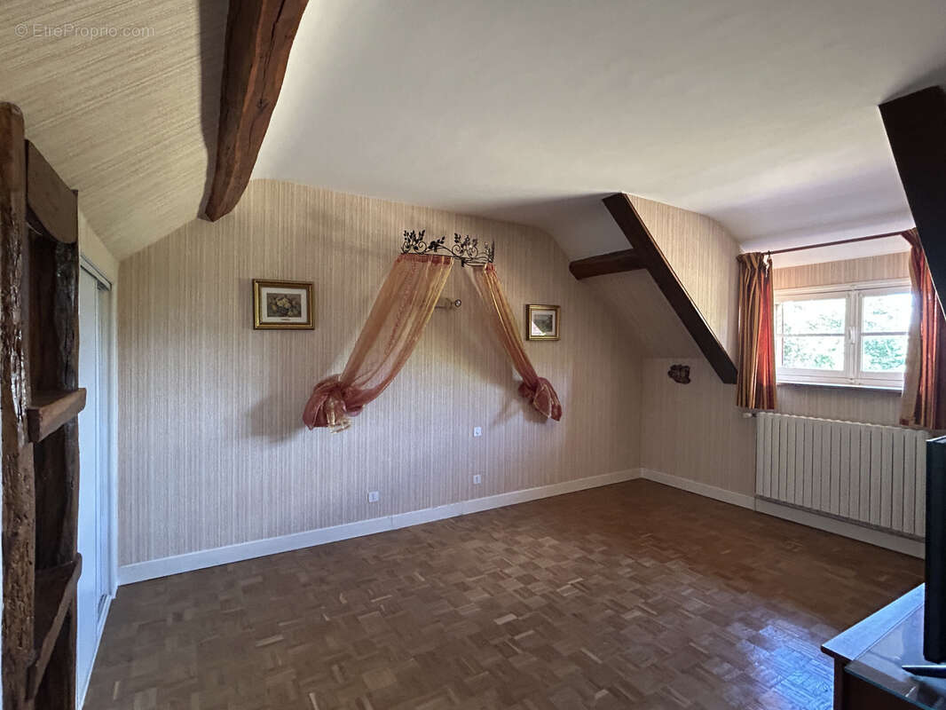 Propriété 2,2 ha avec étang, ancien corps de ferme, parc aboré, prairie - photo 14