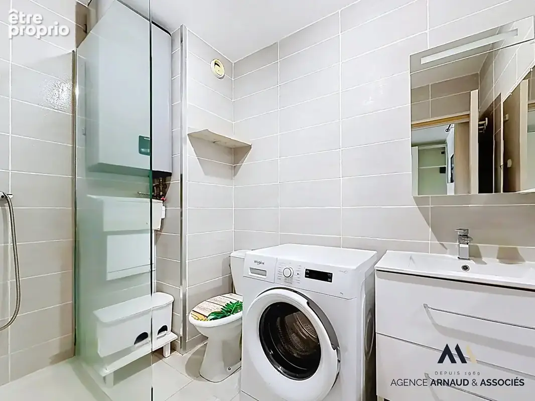 À vendre : Charmant studio de 27m² à Saint Cyr sur Mer, idéalement situé ! - photo 9